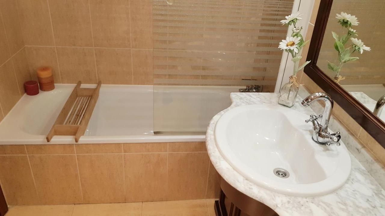 Residencial En Madrid Alquiler De Corta Estancia No Turistico Eksteriør billede