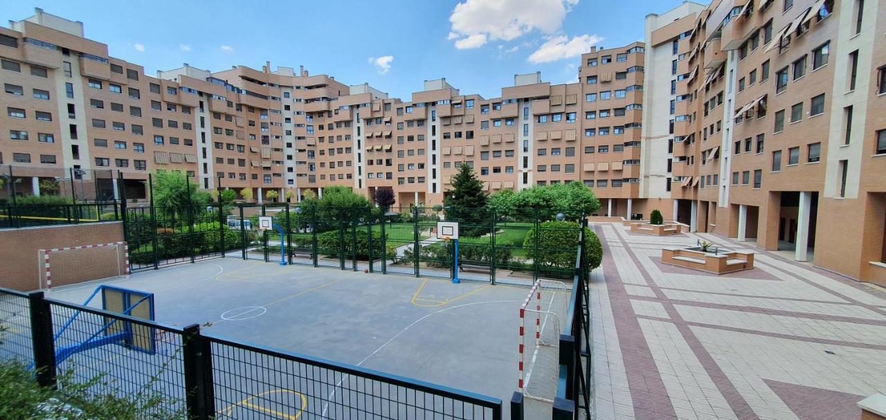 Residencial En Madrid Alquiler De Corta Estancia No Turistico Eksteriør billede